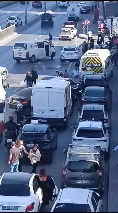 Avcılar’daki trafik dehşetinde yabancı uyruklu şüpheli yakalandı 6